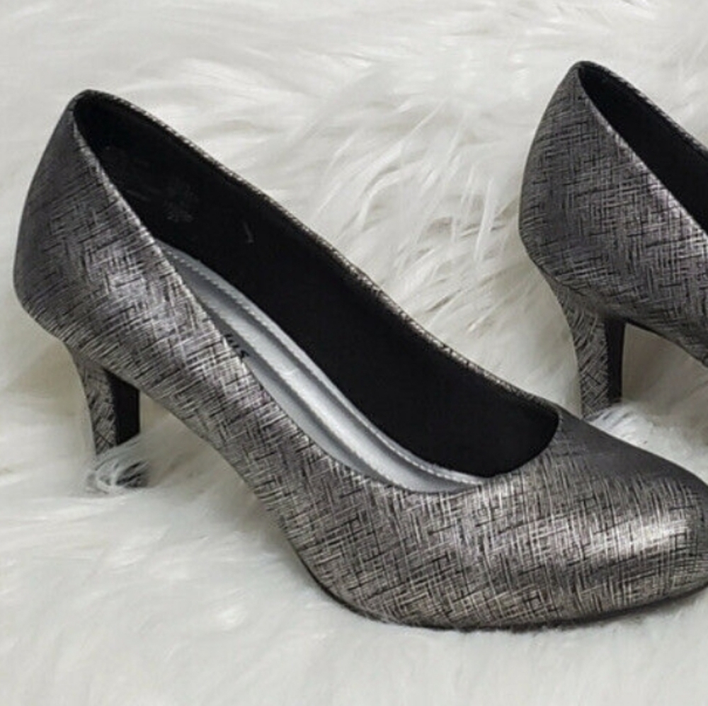 Predictions Comfort Plus Karmen Pewter Pump 8.5